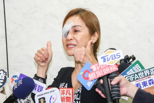 梁佑南驚見傅子純顯靈！晃過攝影棚的鏡子比加油　讚他幾乎沒缺點