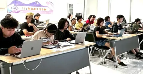 ▲勞動力發展署高屏澎東分署人才資源發展中心舉辦用Canva玩動態視覺－從創意腳本到產出熱門短影音社群交流活動，與會學員學習的情形。(圖／勞動部高屏澎東分署提供)