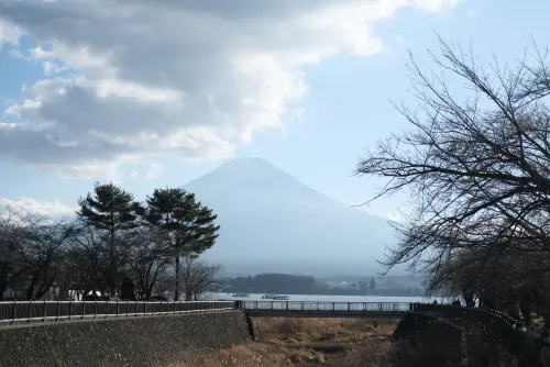 ▲富士山旁的山梨縣東部以及富士五湖地區，於26日晚間發生地震。（圖／記者葉盛耀攝）