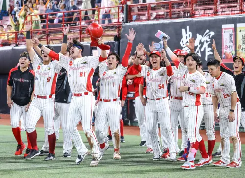 中職611戰報／天空龍又贏了！朱育賢再見安打粉碎兄弟逆轉勝希望
