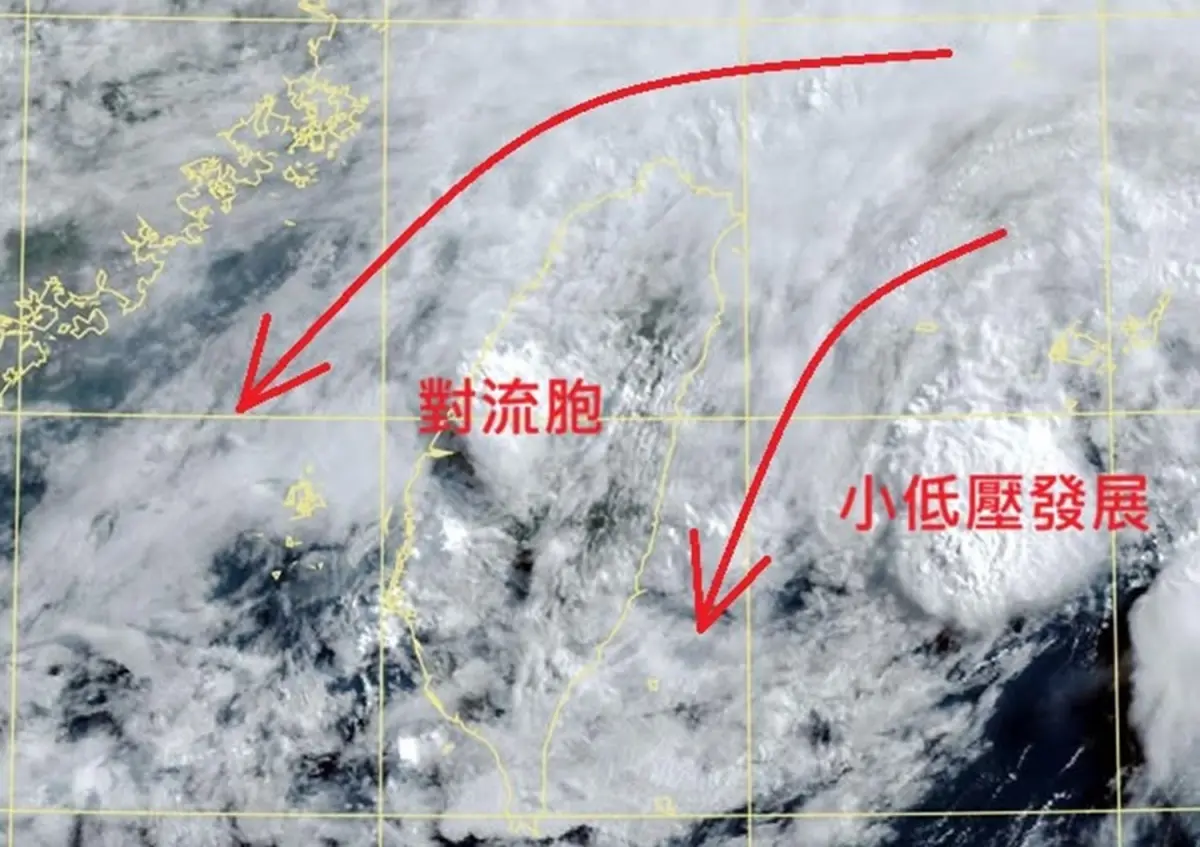 ▲今日各地午後須注意短暫大雨或雷雨，根據前氣象局長鄭明典表示，目前台灣東側將有小低壓逐漸發展，台中附近亦有明顯孤立對流胞，山區午後對流機率將提高。（圖／鄭明典臉書）
