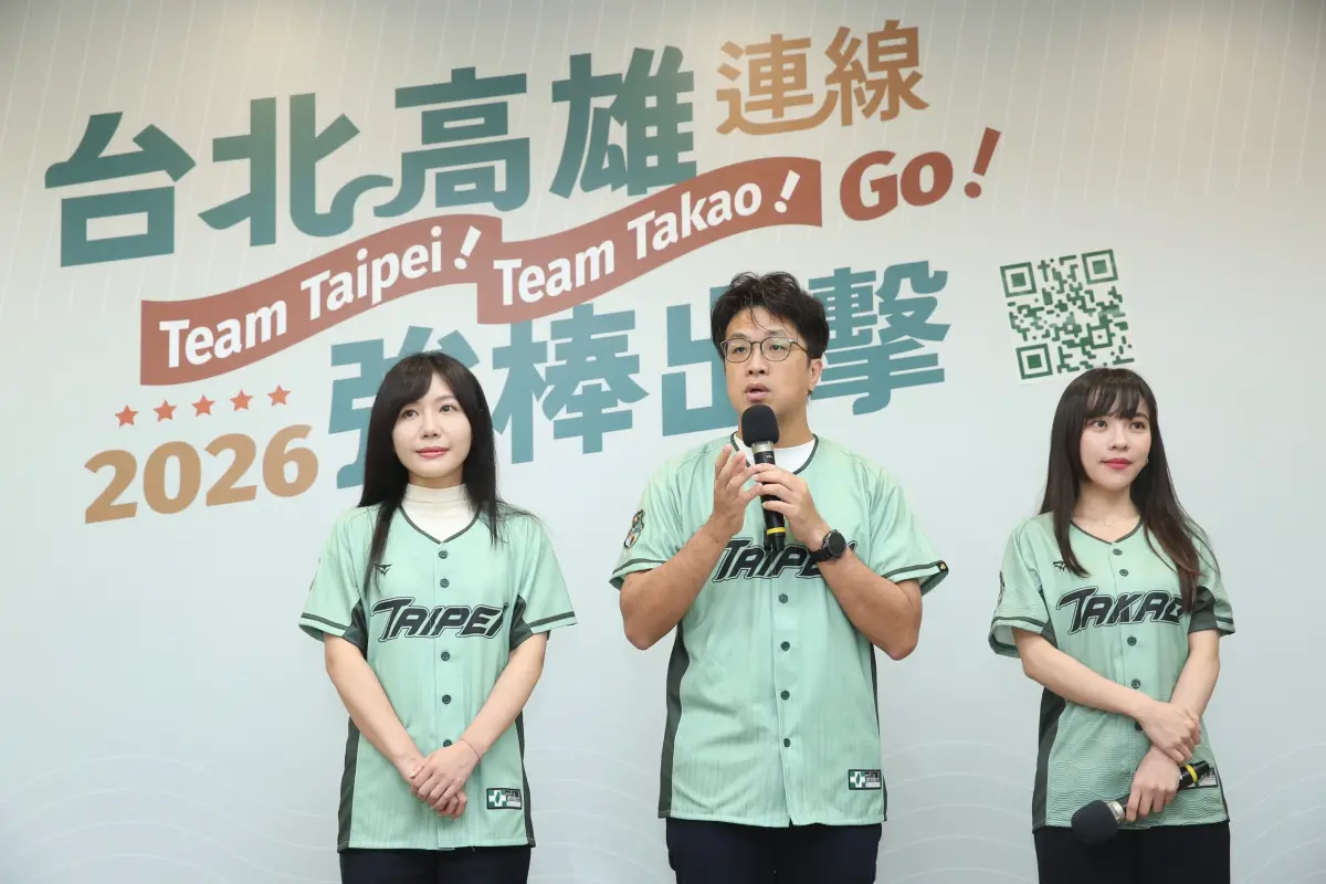 ▲沈伯洋（圖中）表示，他們問了許多市政問題，蔣萬安基本上不會出來回。（圖／記者邱曾其攝，2026.06.12）