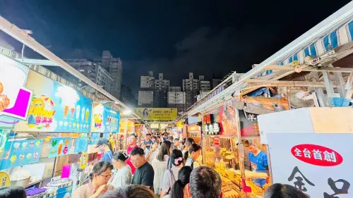 ▲高雄指標夜市「瑞豐夜市」舉辦大型好康活動，從即日起至6月20日推出「消費滿額集點摸彩」，總獎項價值高達12萬元。（圖／翻攝畫面）
