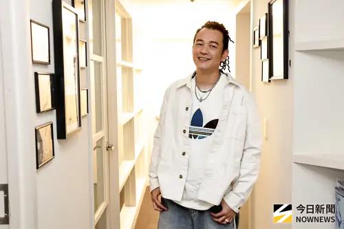 ▲阿Ben（如圖）始終沒忘記自己喜歡唱歌，這次舉辦個人演唱會，開心表示：「收到主辦邀約就好像天上掉下來的禮物。」（圖／記者吳翊緁攝影）