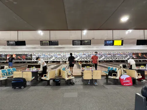▲▼開業近60年的圓山保齡球館，當年斥資3000萬元打造，占地約1500坪，設有36條球道、餐廳、酒吧及溜冰場，曾是全台最大保齡球館。（圖／記者徐銘穗攝）