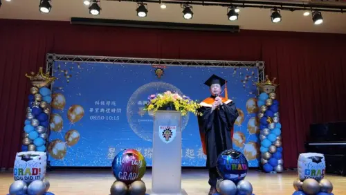 ▲南開科大校長楊肅正祝福同學前程萬里、百尺竿頭更上一層樓。（圖／南開科大提供）