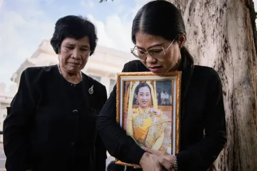 ▲數千民眾沿途送別　泰國長公主遺體送抵大皇宮（圖／截自安納杜魯新聞社）