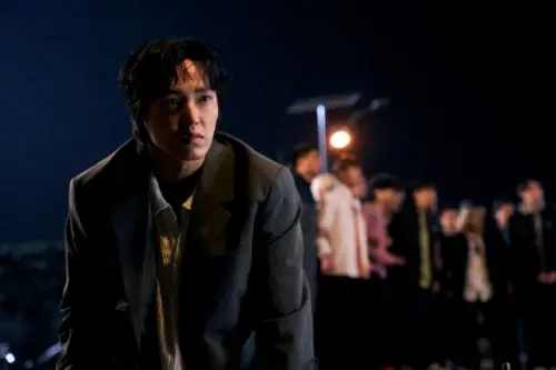 《鐵拳教育》高中老大竟31歲！21歲就演李鍾碩哥　帥臉根本老來放