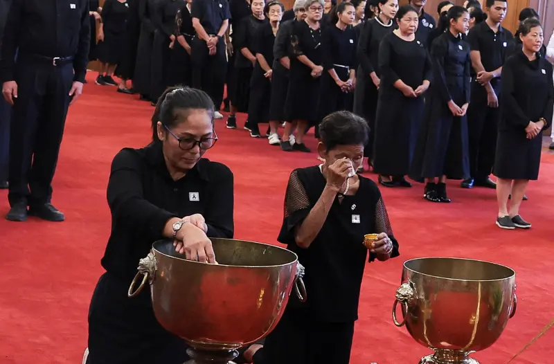    ▲泰國長公主辭世　大皇宮開放民眾淚眼悼念（圖／路透社／達志影像）  