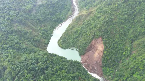 雨炸不停！南投瑞龍瀑布上游驚見堰塞湖　積水達10萬公噸