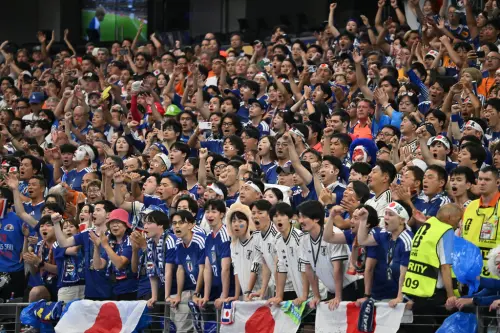 日本球迷賽後秒變清潔隊！撿垃圾畫面感動全球FIFA官方忍不住讚爆
