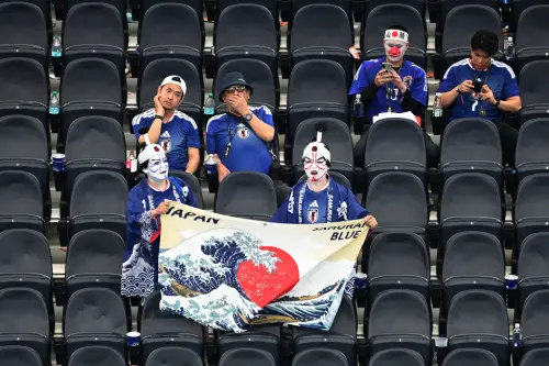 世界盃場邊包廂空蕩蕩？美媒踢爆門票滯銷　FIFA安排志工緊急補位
