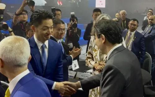 黃循財公開握手蔣萬安畫面瘋傳！盤點台灣政治人物與他互動紀錄