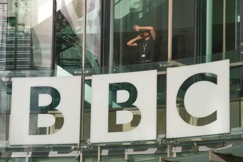 英國BBC新聞部門大裁員！數百人失業　全公司擬裁員2000人