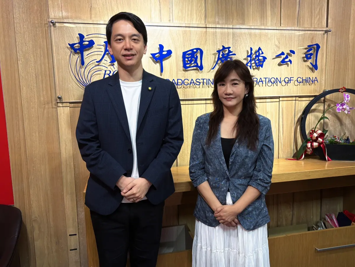 ▲國民黨立委牛煦庭今（16）日受邀上中廣節目《千秋萬事》專訪。（圖／千秋萬事提供）