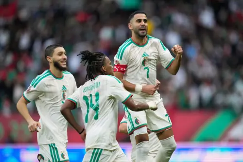 ▲阿爾及利亞老將隊長馬赫雷斯（Riyad Mahrez）（右），本屆預計仍是頭號攻堅主力。（圖／美聯社／達志影像）