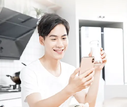 ▲奇異淨水極光ＲＯ，可透過IOT APP隨時掌握用水資訊，快速方便。（圖／品牌提供）