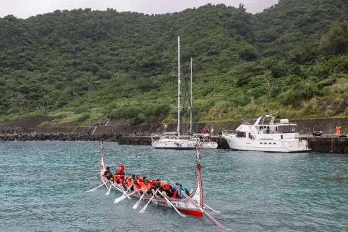消失百年海路重啟！蘭嶼達悟族拼板舟航向菲律賓　重拾祖先記憶