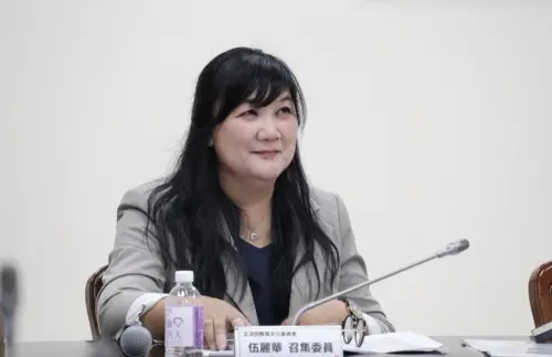 送羅廷瑋芒果拍謝黨團操作？伍麗華還原始末：欺負我對你的善良