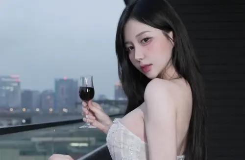 韓啦啦隊女神來台被嫌態度差！金世星怒了　約黑粉青埔球場釘孤枝