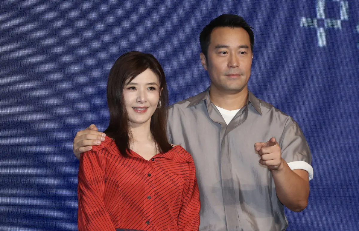 ▲蘇慧倫（左）婚變消息頻傳，她直呼婚姻生活的確是一門課題，而她會把外出工作當離家出走，重新整理自己，但從沒想過放棄婚姻，要大家別猜測了。（圖／記者邱曾其攝）
