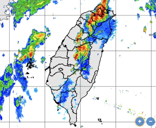 ▲西南風水氣配合「熱力作用」影響，雷雨胞不斷在大台北、基隆上空長出。（圖／中央氣象署）