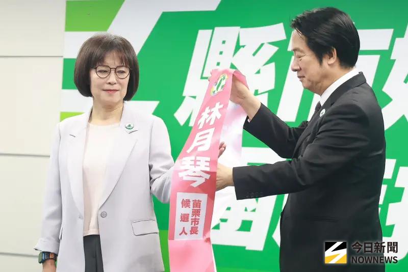 ▲民進黨提名林月琴(左)參選苗栗市長。右為民進黨主席賴清德(圖/記者葉政勳攝)