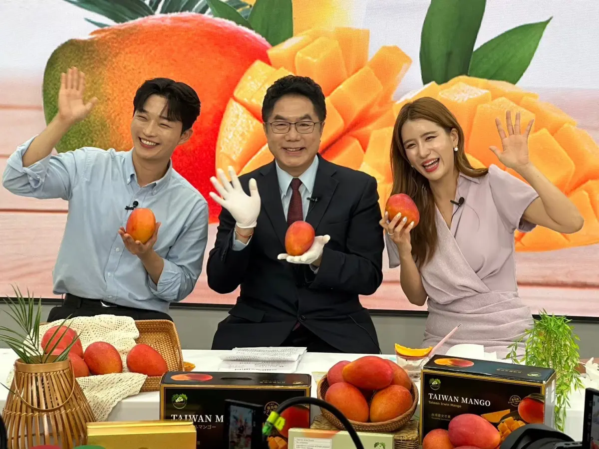 ▲市長黃偉哲至韓國直播購物平台Kakao Shopping Live行銷台南芒果。（圖／南市府提供）
