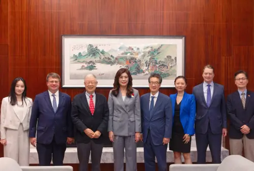 Cheng Li-wun meets with representatives from several influential US think tanks to discuss cross-Strait relations and regional security issues. (KMT)