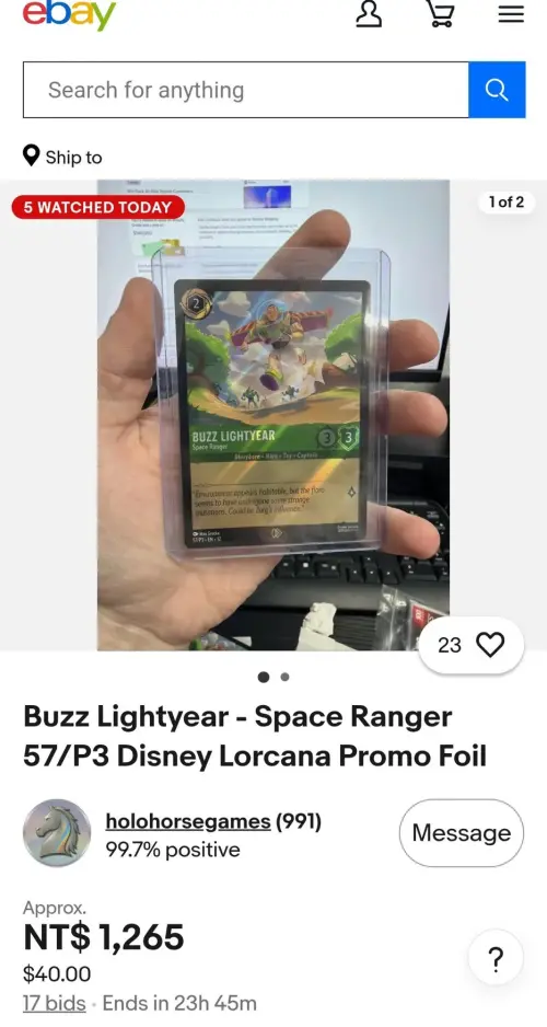 ▲《Disney Lorcana》巴斯光年電影限定閃卡已在海外二手市場流通，部分商品價格突破新台幣千元。（圖／翻攝自 eBay）