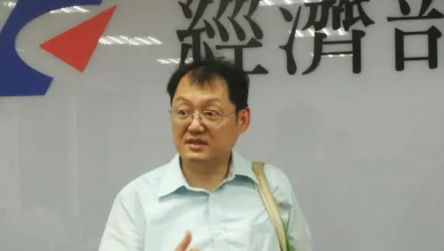 Director General Wu speaks to the press. (TCN)