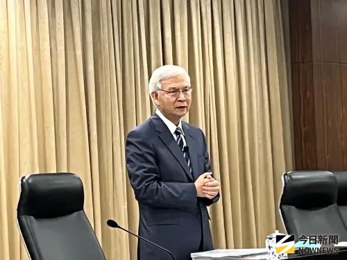 房市管制維持不變　央行總裁：房價修正有限、購屋負擔仍重