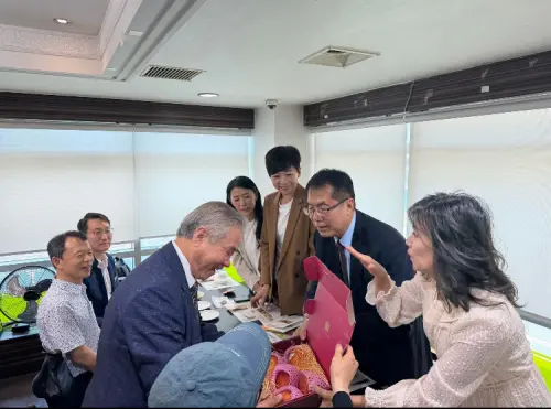 ▲黃偉哲去年起三度前往韓國行銷芒果，並與重要政經人士會晤，表達希望將關稅優惠延長至8月底。（圖／南市府提供）
