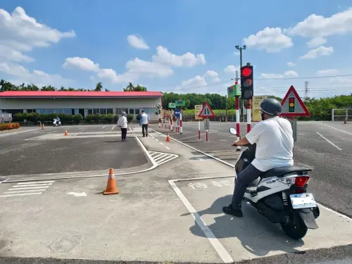 機車族領錢了！最高可領2300元補助　名額、申請辦法、地點一次看