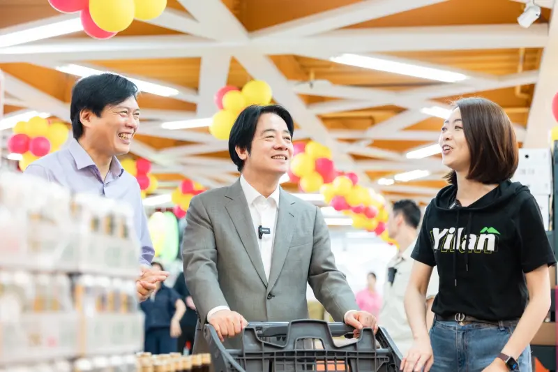    ▲賴清德日前合體民進黨宜蘭縣長候選人林國漳及宜蘭市長候選人韓瑩。（圖／民進黨提供）  