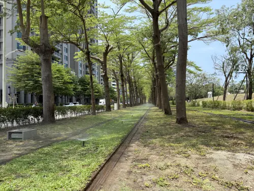 ▲捷運局目前已針對數處熱區安裝此套結合降噪的軌旁潤滑系統。（圖／高市府捷運局提供）