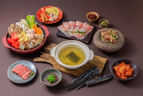 「爆炒石頭鍋+和牛」每人368元！豊漁餐飲新品牌　和牛肉燥飯10元