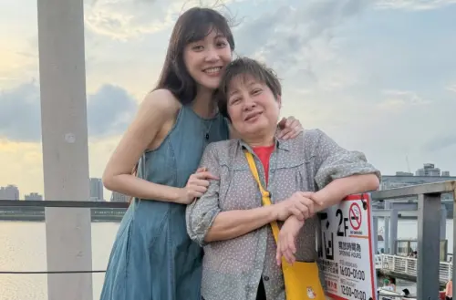 林逸欣喪父2個月！她帶媽散步吐1句話　全場噴淚：思念真的沒盡頭