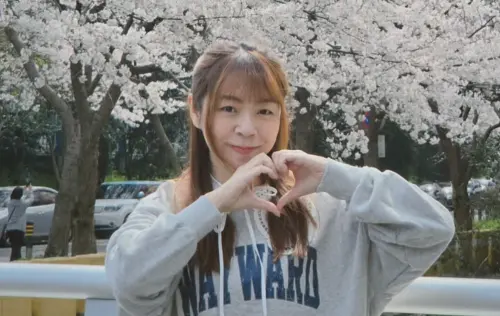 不到30歲！港女主持人施可瑩卵巢癌病逝　家屬證實：早晨安詳離開