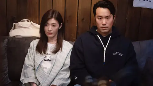 ▲張孝全（右）在《欠你的那場婚禮》演活中年變窩囊廢的角色，與蘇慧倫（左）飾演的妻子關係降至冰點。（圖／翻攝自IG@pts_drama）