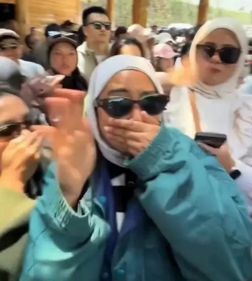 ▲馬來西亞女遊客拍片嘲中國人「不洗澡很臭」（圖／截自Ｘ）