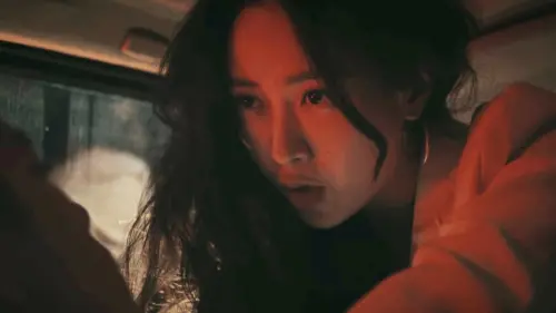 倒貼朱軒洋的女記者是她！大元車內跨坐激吻　約他上樓：來拆禮物