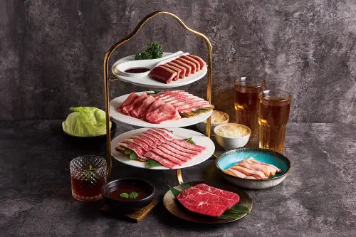 ▲燒肉同話則推出平日套餐划算開吃，還有南港店在地優惠開烤。（圖／這一鍋餐飲集團提供）