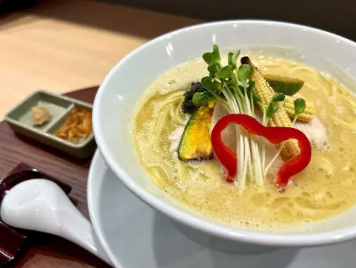 ▲「銀座篝」台北實體店主打日本熬煮、急速冷凍進口的原汁原味雞白湯，濃郁天然乳香深受拉麵迷推崇。（圖／翻攝自銀座篝台北店臉書）