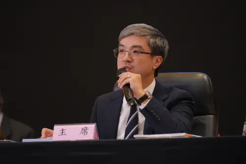 ▲潤泰集團總裁尹衍樑辭世後，其獨子尹崇堯今（23）日首度公開露面，以南山人壽董事長身分主持股東會。（圖／南山人壽提供）