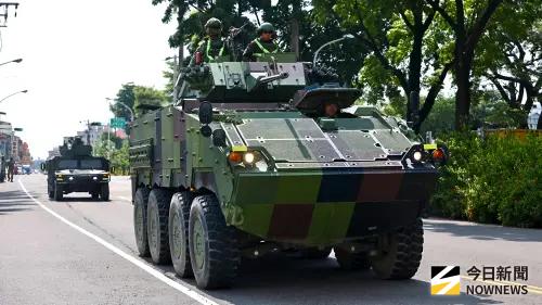 ▲聯兵333旅CM32、CM33、CM34裝步戰鬥車快速向任務地區機動，執行重要目標防護任務。（圖／記者莊全成攝，2026.06.23）