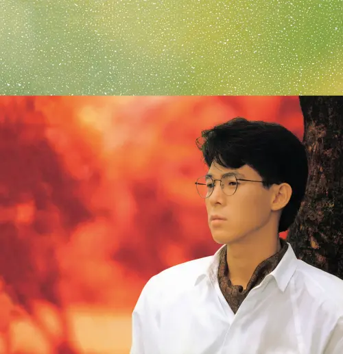 ▲姜育恆透露眼鏡是自己出道42年的造型標配。（圖／華納唱片提供）