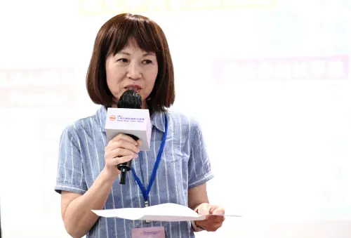 ▲中華民國乳癌病友協會副理事長何雪萍分享抗癌歷程故事，提醒女性注意身體異狀，及早尋求專業協助。（圖／中華民國乳癌病友協會提供）