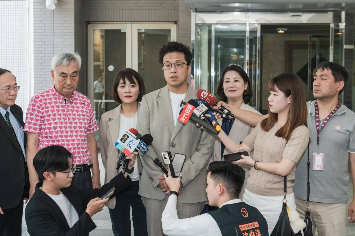 ▲沈伯洋表示，請蔣萬安不要問A答B。（圖／沈伯洋辦公室提供）