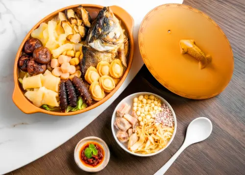 ▲「邵中餐廳」有多道招牌料理，圖為「潭香八珍魚首御品佛跳牆」。（圖／日月潭力麗溫德姆溫泉酒店提供）